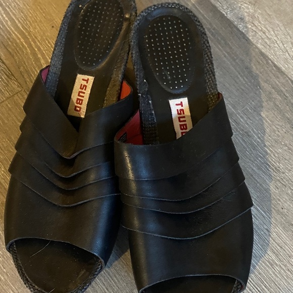 Tsubo wonens Black Slide Sandals - Picture 3 of 8